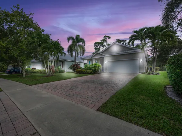 536 NE Canoe Park Circle, Port St Lucie, FL 34983