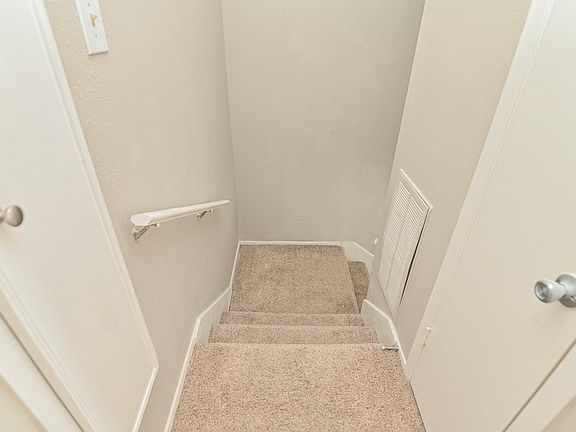 5th image of 7027 Chasewood Dr