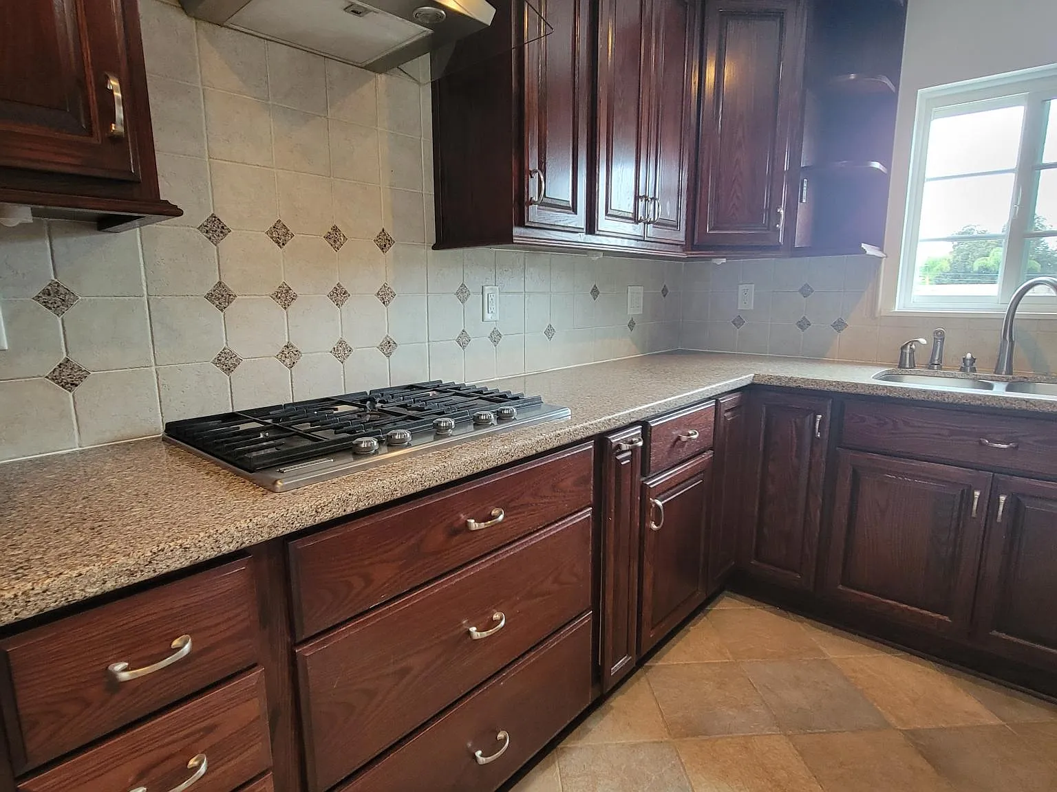 2 bed, 975 sqft, $2,850 — Photo 1