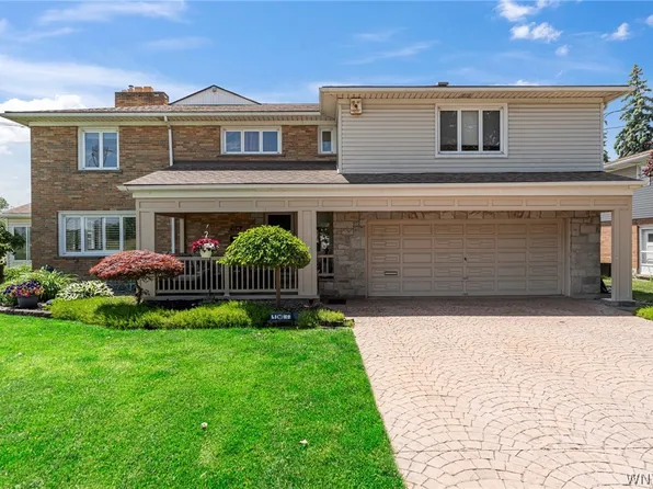 2595 Parkview Dr, Niagara Falls, NY 14305