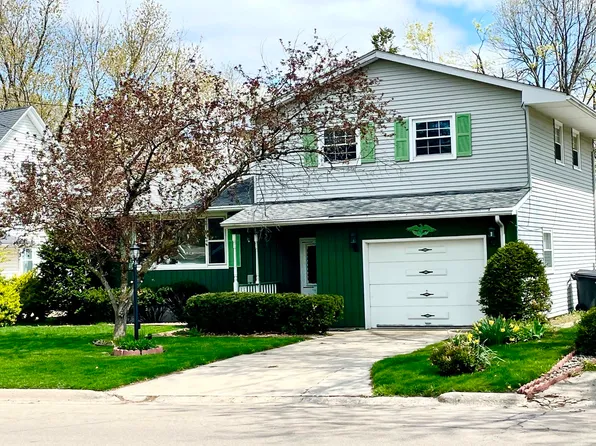 1062 State St, Ottawa, IL 61350