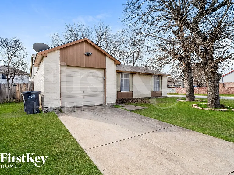 7000 Wildbriar Ct E — Photo 2