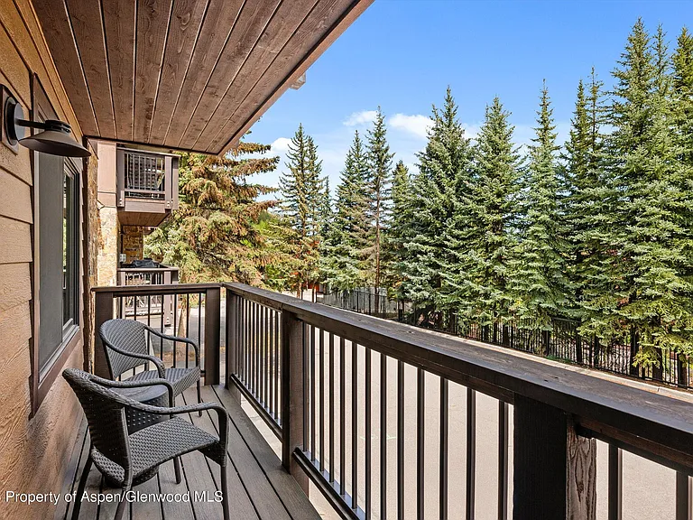 650 S Monarch St #7 — Photo 7