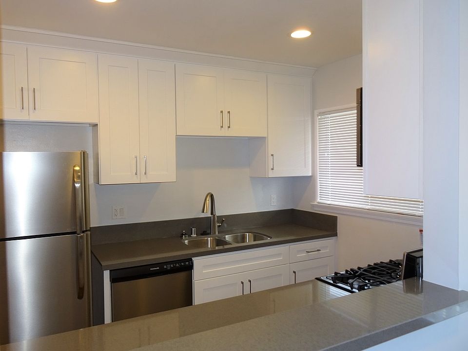 1st image of 624 N Hayworth Ave APT 8