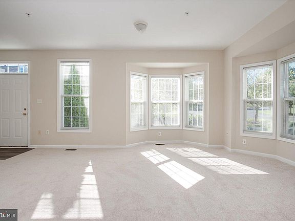 4th image of 10320 Bridle Ct