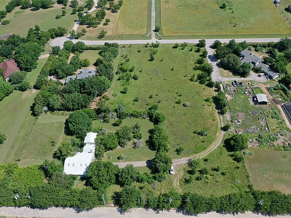 2nd image of 6767 Silver Saddle Rd