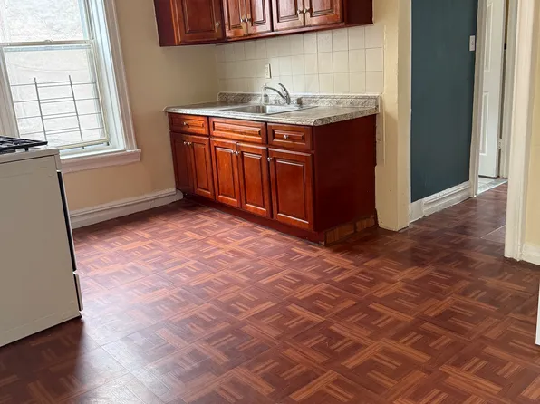 (undisclosed Address), Brooklyn, NY 11212