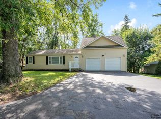 9109 Pine Ave, Wonder Lake, IL 60097