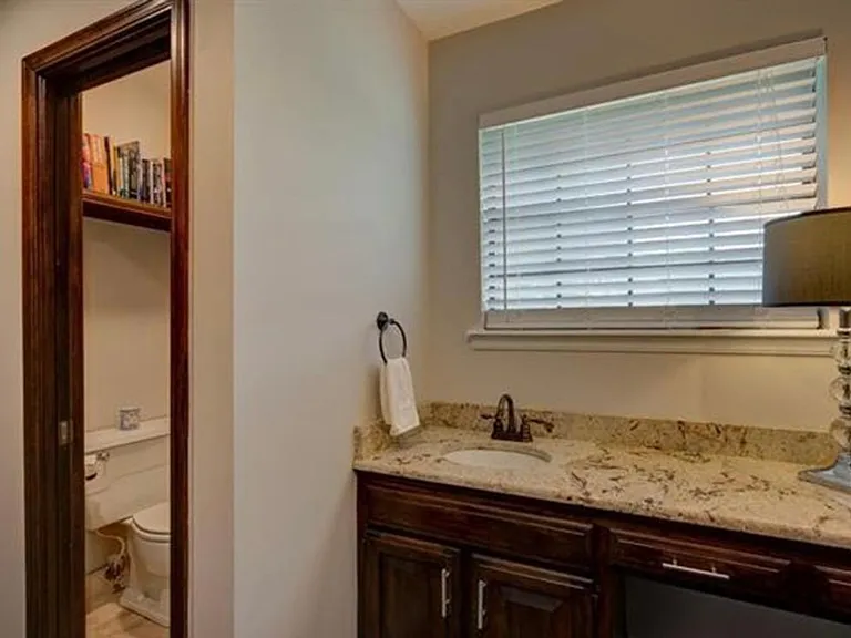 10641 S Sandusky Ave — Photo 21