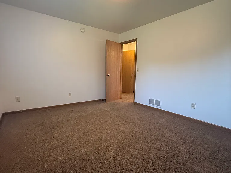 1919 Haughton Ave #202 — Photo 9