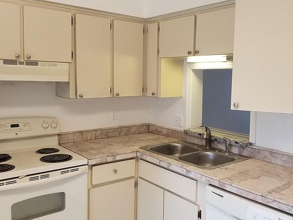 3rd image of 174 Lori Anne Ln #174