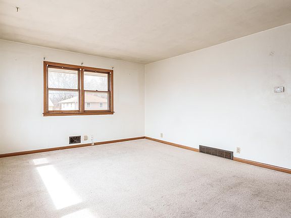 4th image of 3544-46 Normandy Ave
