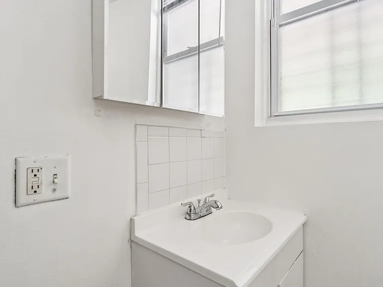 4159 Ridge Ave #1 — Photo 11