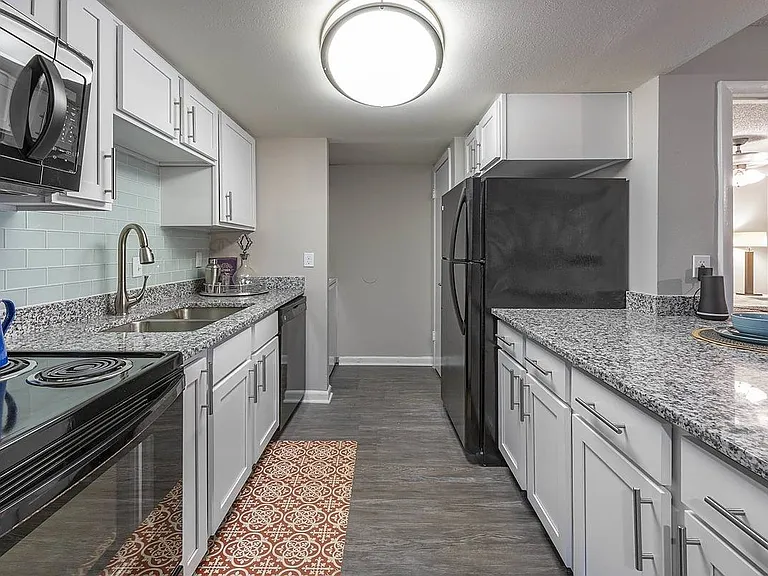 15422 Livingston Ave — Photo 7