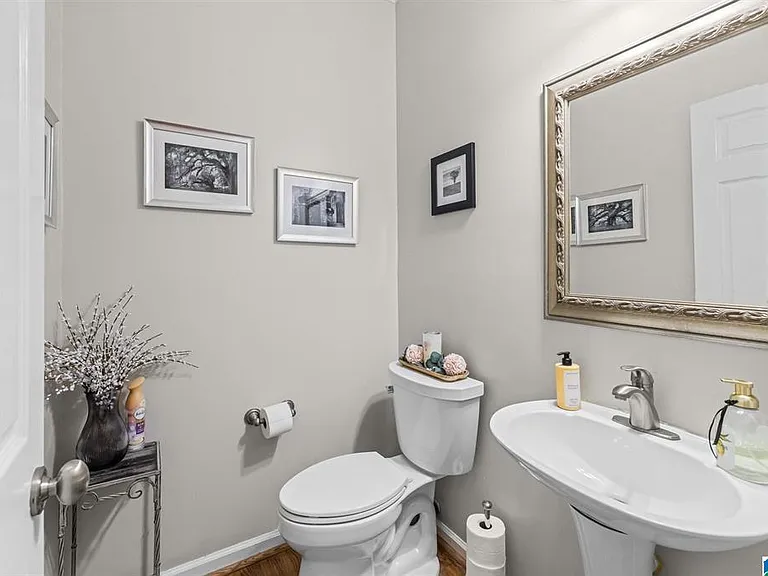 504 Hillock Trce — Photo 35