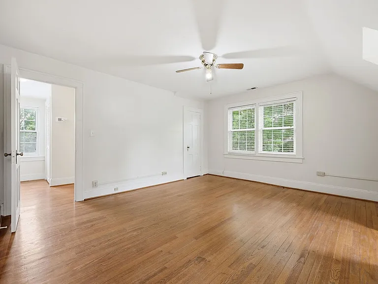 1203 S Main St — Photo 36