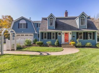 4 School St, Middleton, MA 01949