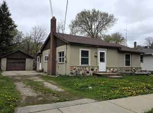 214 E Jefferson St, Oconomowoc, WI 53066