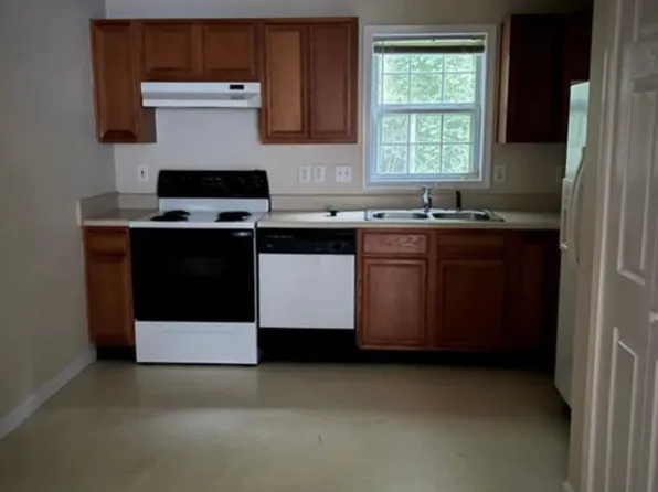 111 Sunset Dr #201, Clover, SC 29710