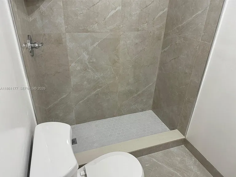732 SW 6th St #732 — Photo 7