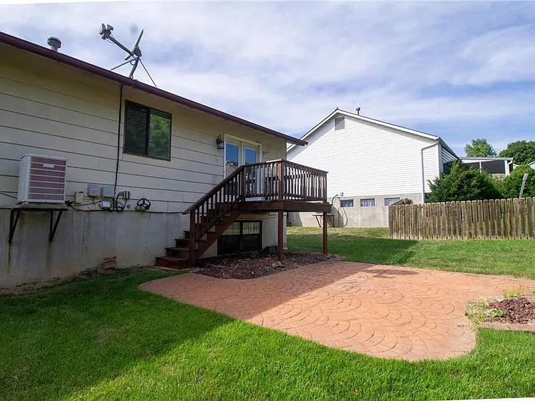 18 Brooker Ct — Photo 13