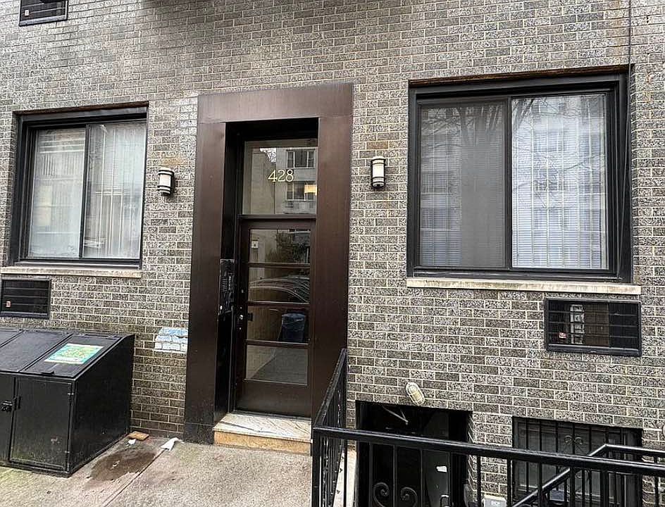1st image of 428 E 77th St APT 3C