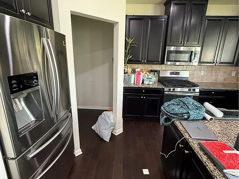 3002 Highpoint Dr — Photo 9