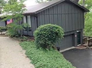 144 Honeysuckle Ln, Huntington, WV 25701