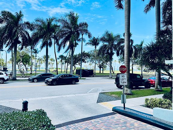 4th image of 1900 N Bayshore Dr APT 1607