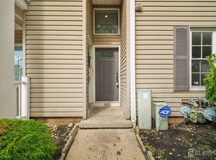 905 Montague Ave, Iselin, NJ 08830