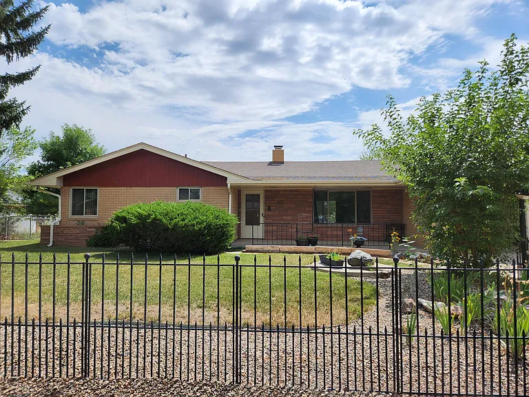 1326 Fremont Ct — Photo 1