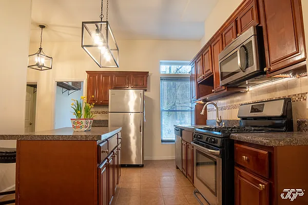Rented by Resource Realty Group | media 7