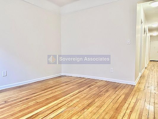 5th image of 209 W 108th St APT 12F