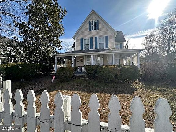 2nd image of 30535 Linden Ave