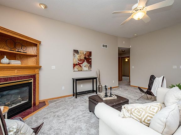 3rd image of 70 Vixen Cir