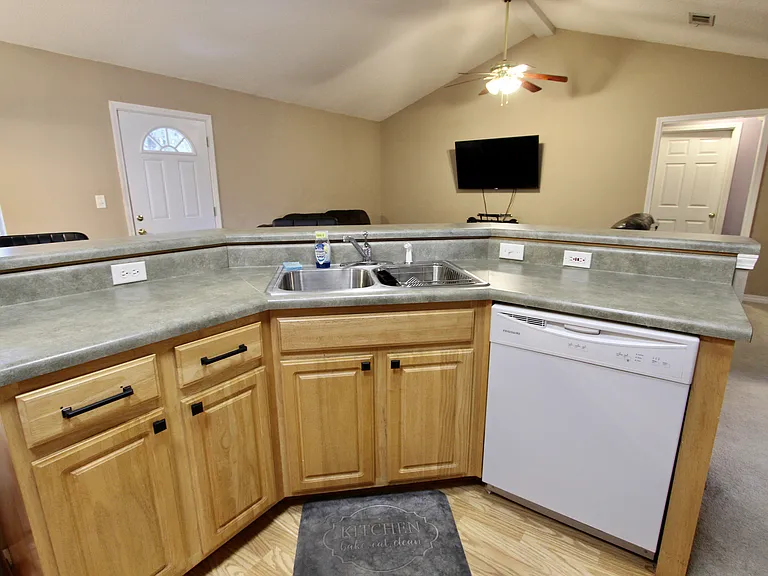 220 Tiffot Ct — Photo 6