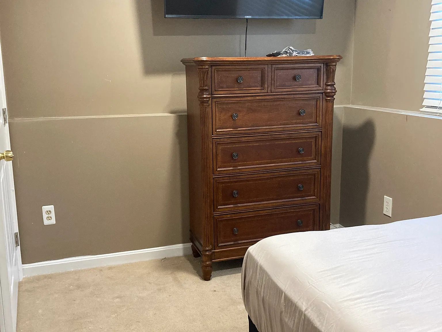 5 bed, 1900 sqft, $640 — Photo 3