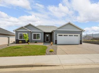 890 Durham Ave, Sutherlin, OR 97479