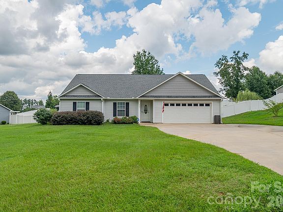 2nd image of 3301 Silver Fox Cir