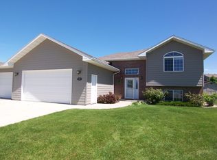 1737 15th St S, Brookings, SD 57006