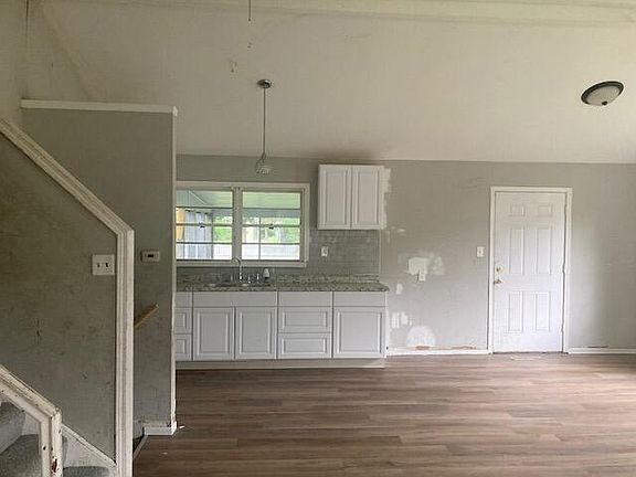 4th image of 1614 Baxter Dr