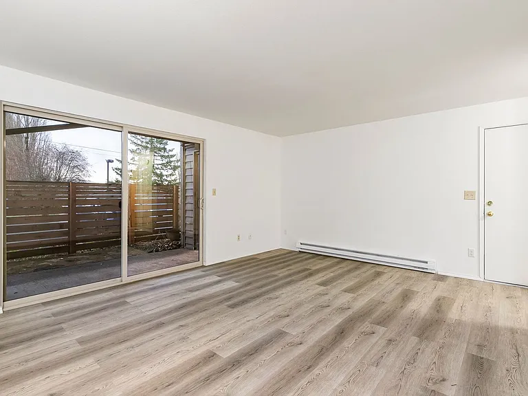 1607 Carolina St — Photo 15