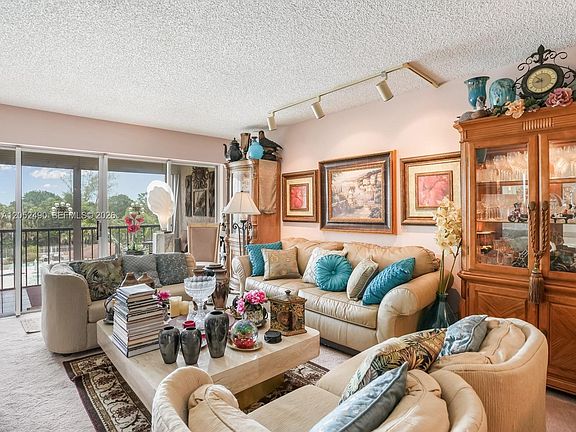 2nd image of 3930 Inverrary Blvd APT 406D