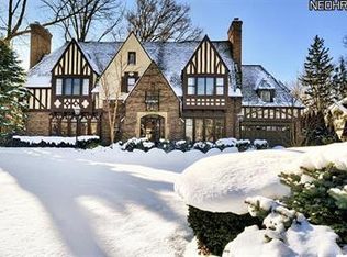 17825 Lake Rd, Lakewood, OH