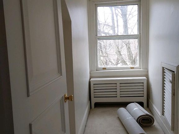 4th image of 140 Highland Ave APT 8