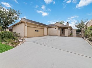 214 Brocket Pl, Stafford, TX 77477