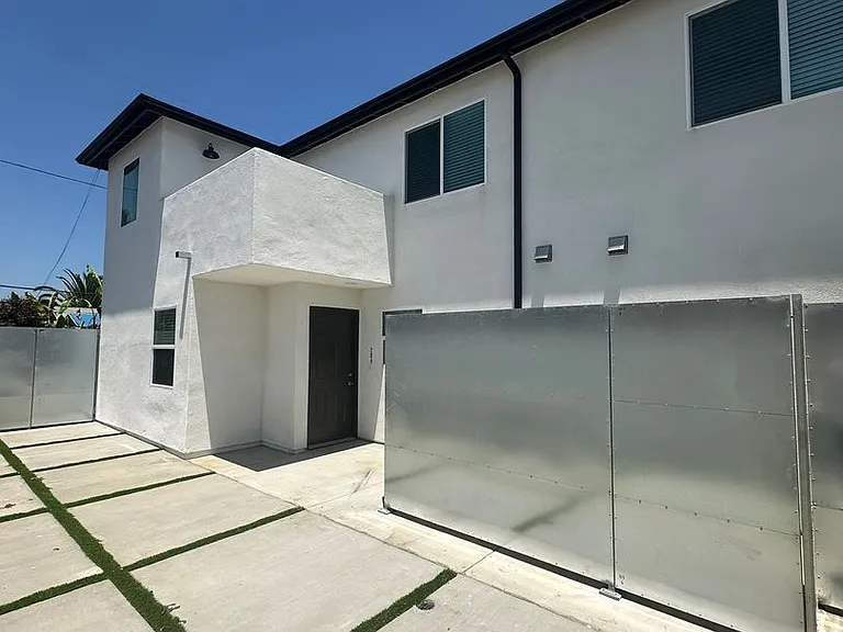 202-204 Calla Ave — Photo 35