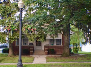 221 N Rangeline Rd, Carmel, IN 46032