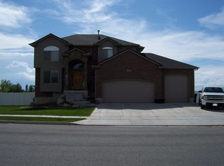 1407 N 3455 W, Clinton, UT 84015