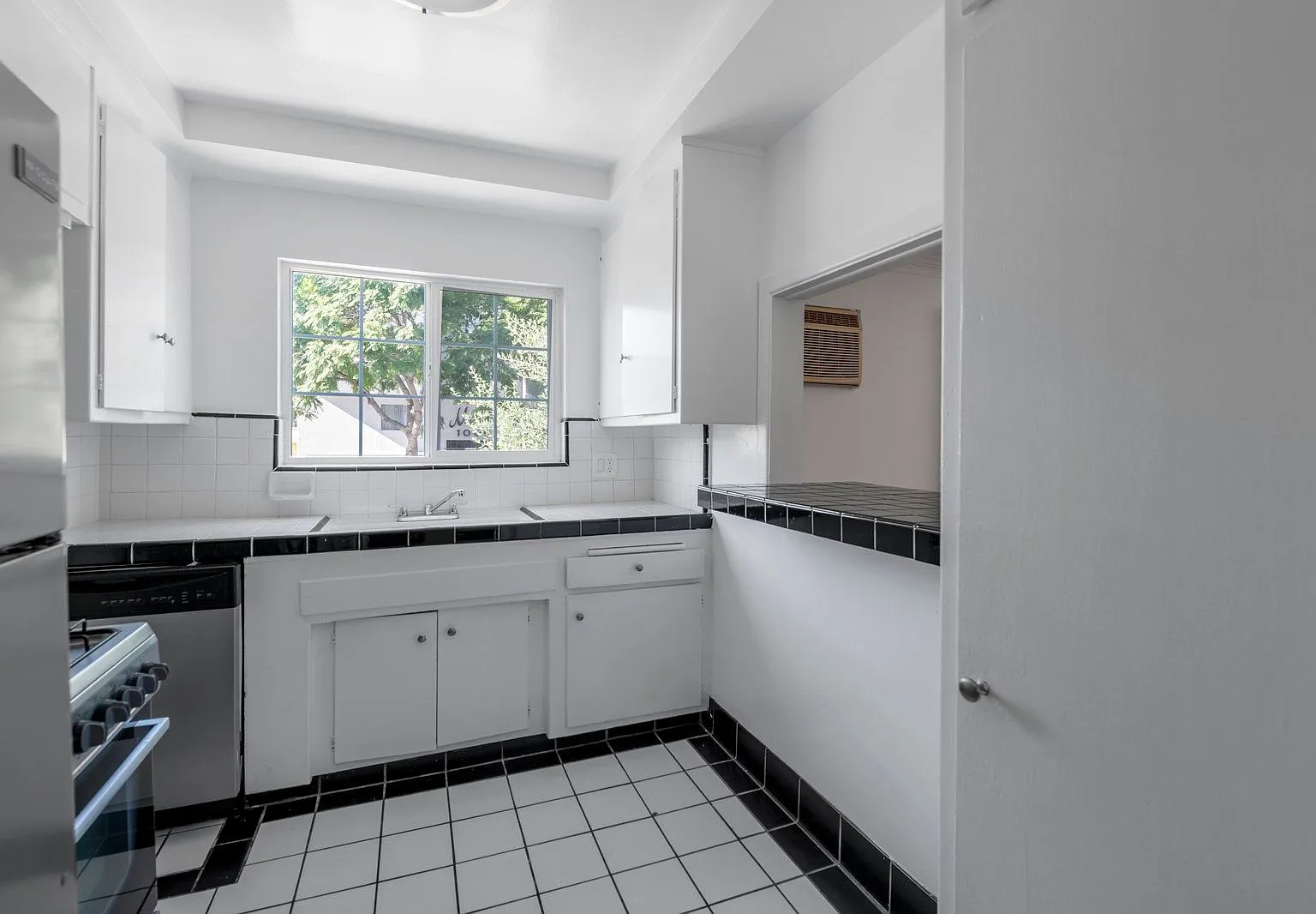 2 bed, 2.0 bath, 1000 sqft, $2,795 — Photo 1
